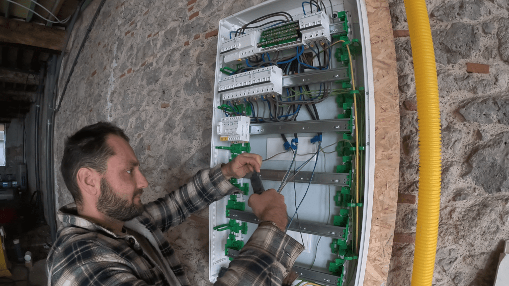 Installation électrique complète dans une maison en rénovation à Bordeaux