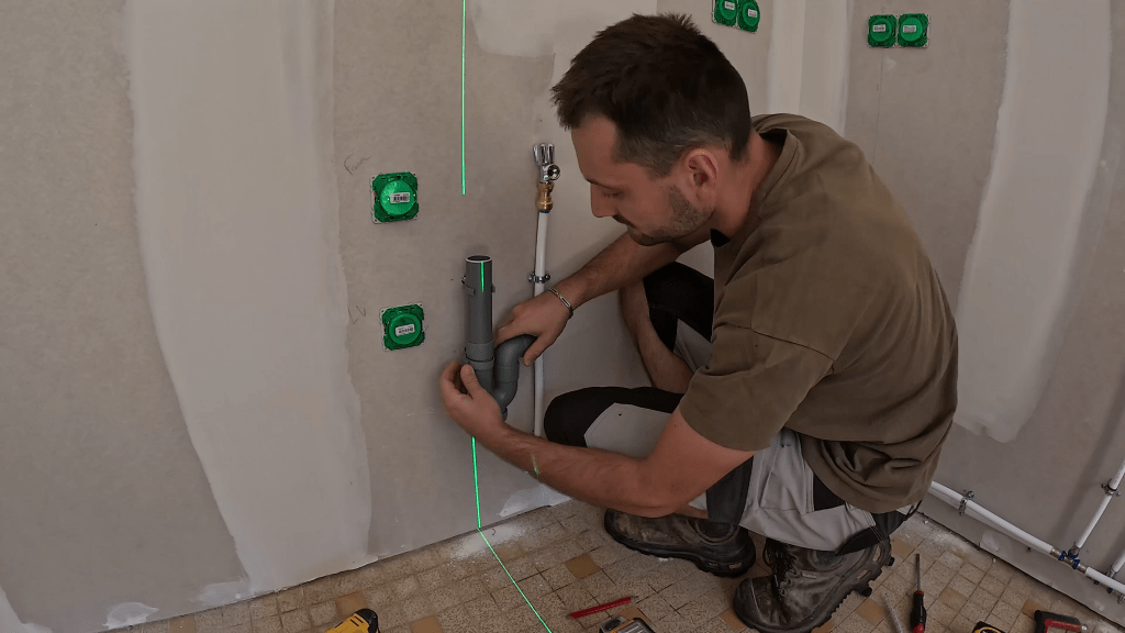 Raccordement des réseaux d’eau dans une maison en Gironde